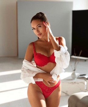 EMMA - escort review from Istanbul, Turkey